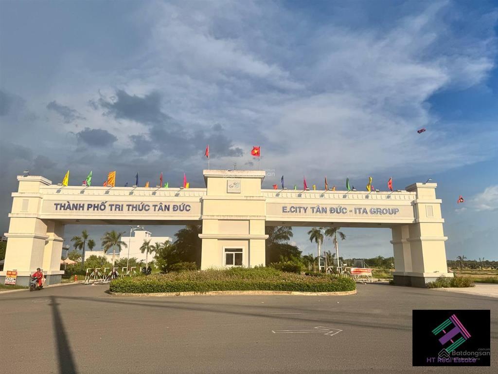 Bán nhà phố liền kề ngay đại lộ long an chỉ 2.7 tỷ