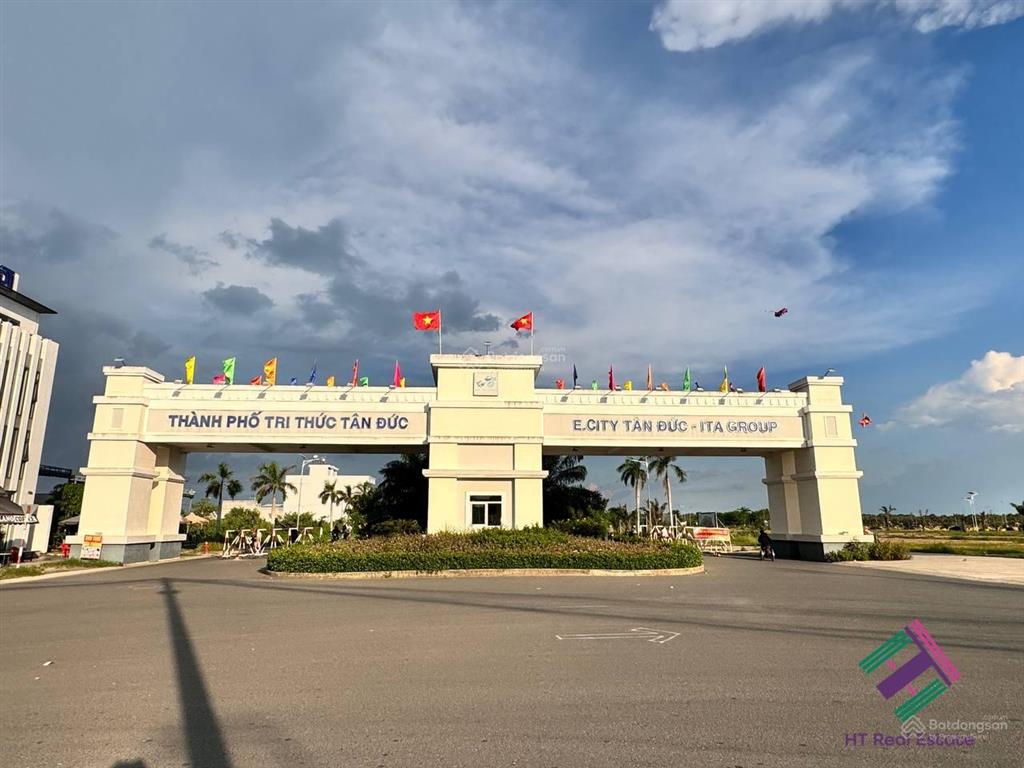 Bán nhà phố liền kề ngay đại lộ long an chỉ 2.7 tỷ