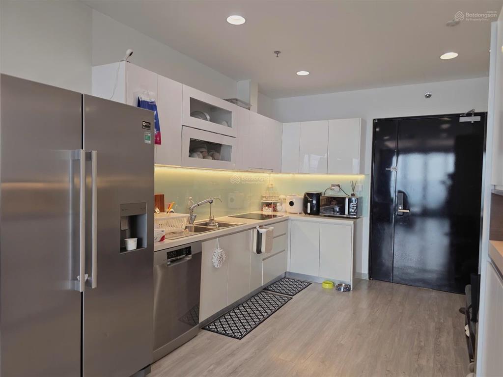 Bán căn hộ 90m2 2pn2vs full nội thất , tầng cao view đẹp giá 8tỷ250 bp