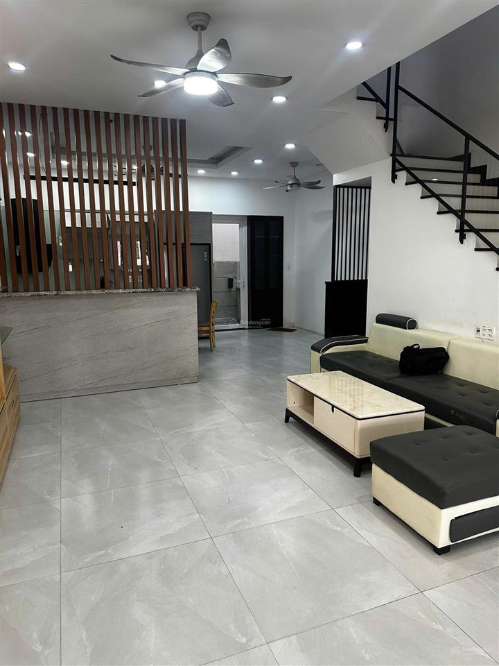 Cần cho thuê biệt thự song lập kdc melosa garden 3 lầu nội thất khá đầy đủ 4 phòng ngủ 18tr/tháng