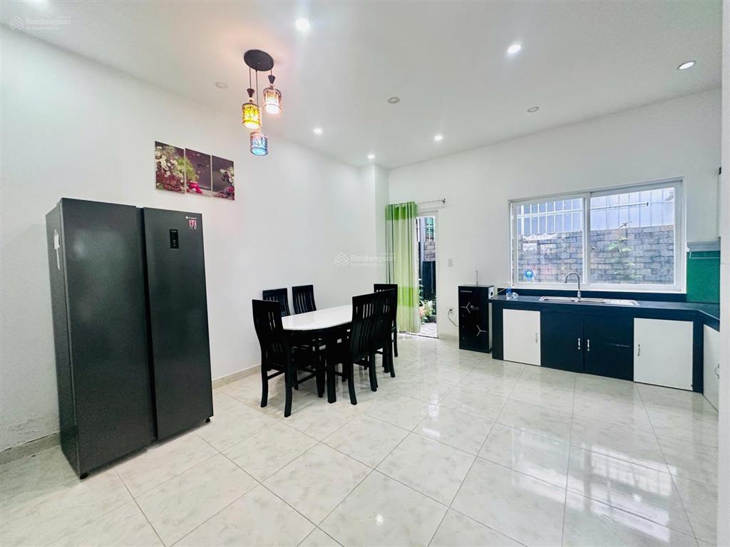 Cần cho thuê nhà phố mega ruby khang điền full nội thất đường thông giá 16tr/tháng ạ