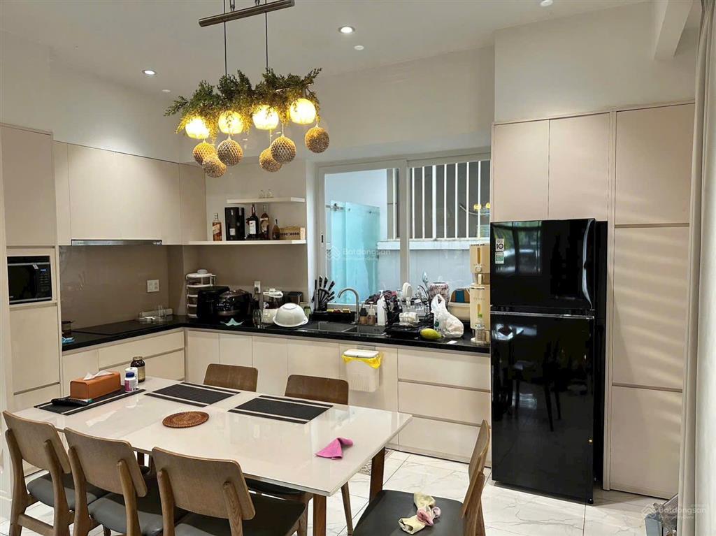 Góc sân vườn kdc merita kđ 120m2 4 phòng ngủ, giá cho thuê 20tr/tháng, chưa bao gồm phí quản lý
