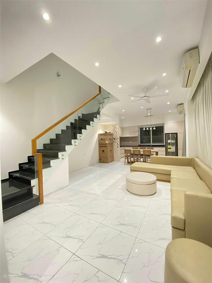Góc sân vườn kdc merita kđ 120m2 4 phòng ngủ, giá cho thuê 20tr/tháng, chưa bao gồm phí quản lý