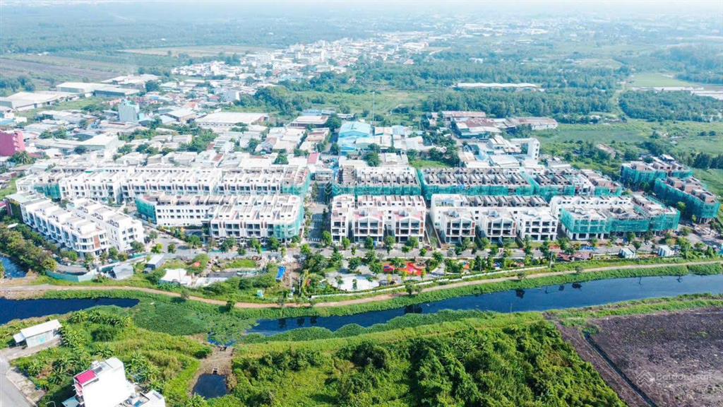 Bán nhà phố the meadow bình chánh thanh toán chỉ 20% (2,14 tỷ) nhận nhà, còn lại trả chậm 36 tháng.