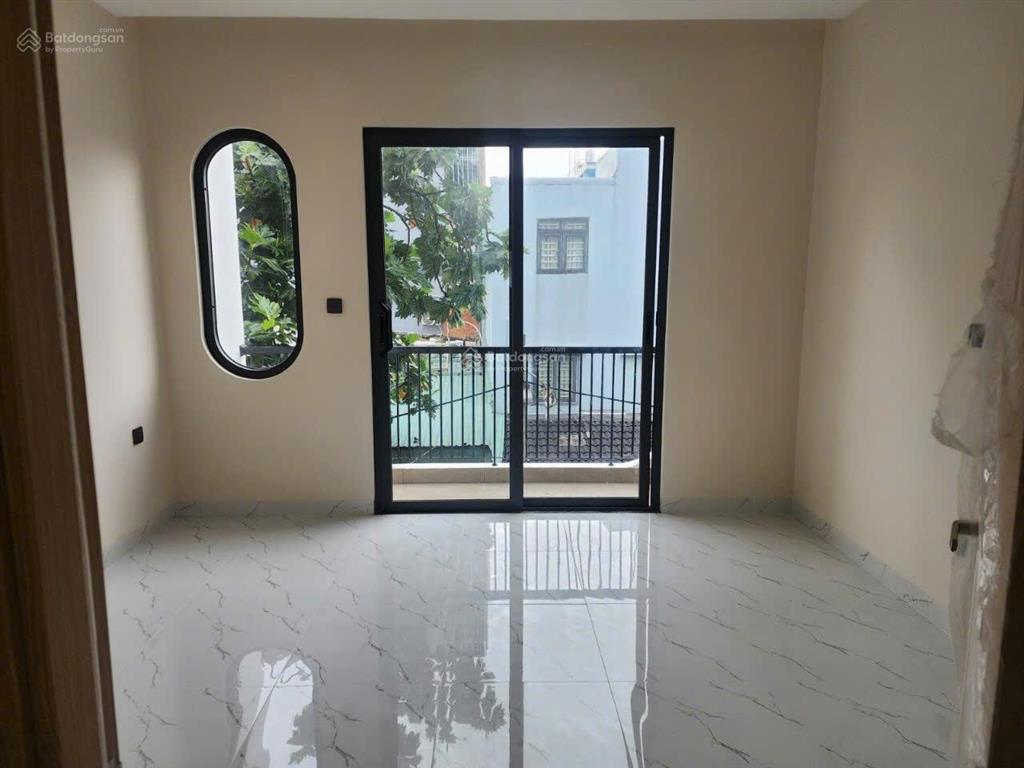 Siêu phẩm nhà phố thang máy xách vali vào ở ngay dt (4.6x16m) giá 9.4 tỷ