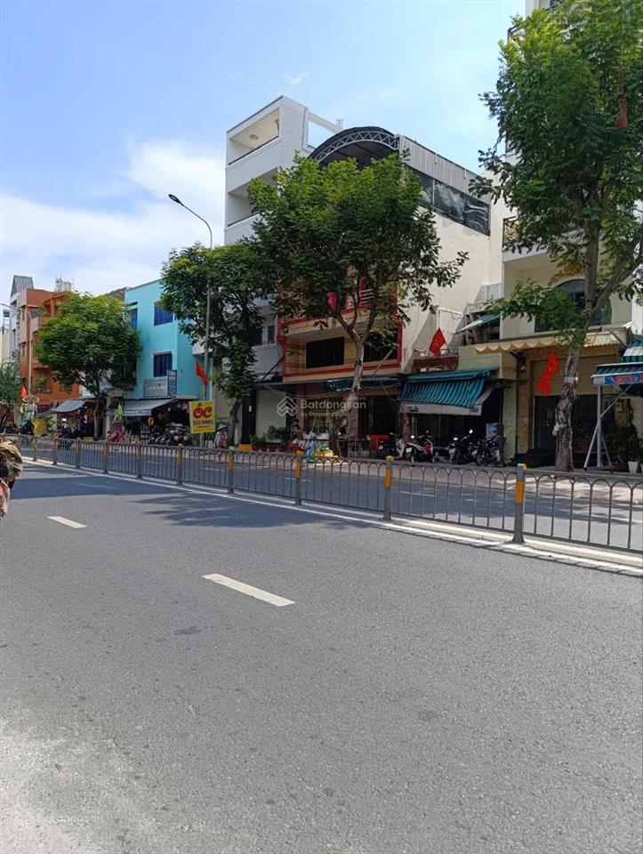 Mặt tiền nguyễn văn luông đối diện công viên, giá chỉ 11.5 tỷ