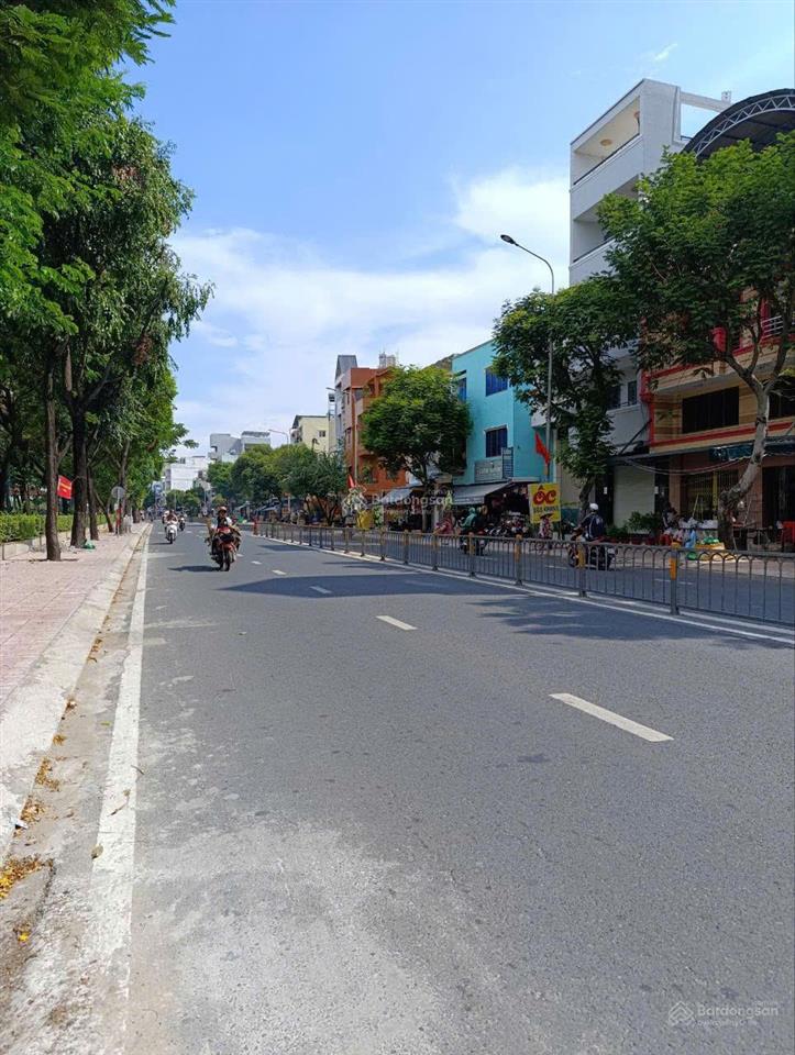 Mặt tiền nguyễn văn luông đối diện công viên, giá chỉ 11.5 tỷ