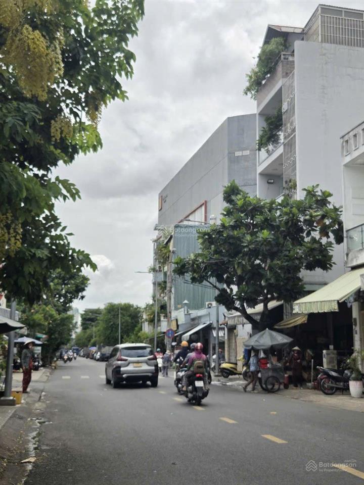 Mặt tiền văn thân vị trí đẹp, giá chỉ 8,9 tỷ dt 3.6x14m nở hậu 4m