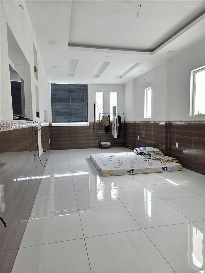 Mặt tiền bình phú 1 căn góc 2 mặt thoáng chỉ 8,5 tỷ