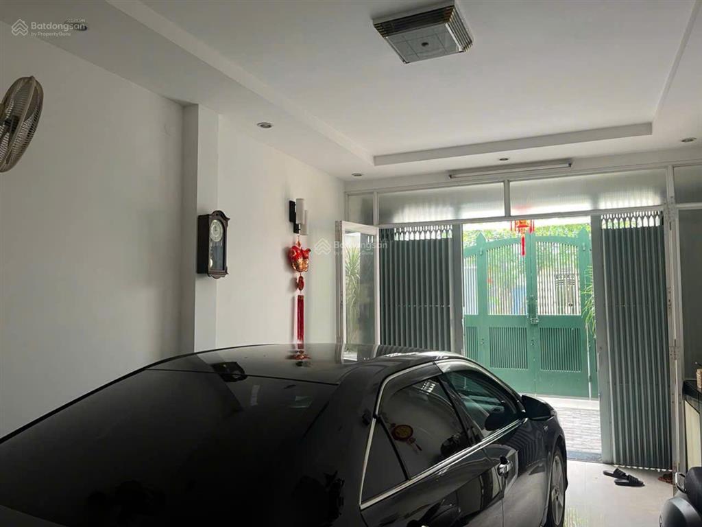 Tầm 11,5 tỷ sở hữu nhà mặt tiền sát chợ, cách đường bình phú chỉ 20m!