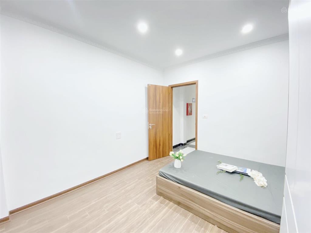 Cho thuê căn hộ 1 ngủ 1 khách 40m2 tại 21 lê văn lương giá 9.8tr  full nội thất