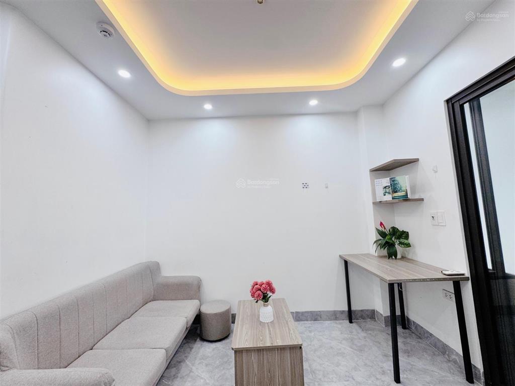 Căn hộ 1 ngủ 1 khách mặt đường pháo đài láng  gần đại học ngoại thương