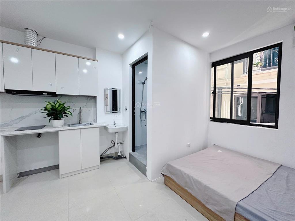 Ccmn mặt đường nguyễn văn huyên  cầu giấy full đồ nội thất 4.8tr/tháng