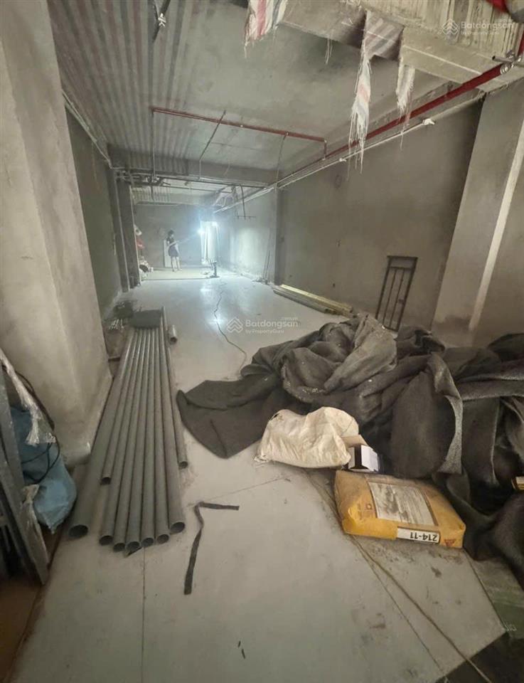 Cho thuê mbkd phố đê la thành nhỏ s 85m2  có hầm để xe