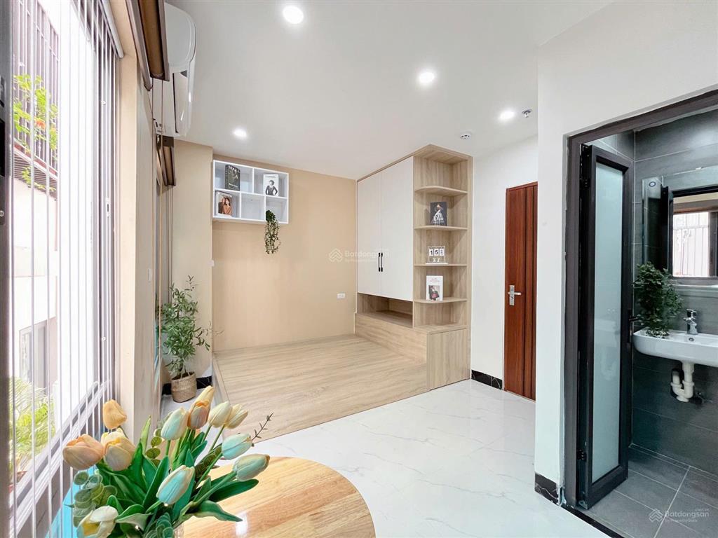 Ccmn 229 minh khai  full đồ, ban công thoáng giá 4tr8/ tháng