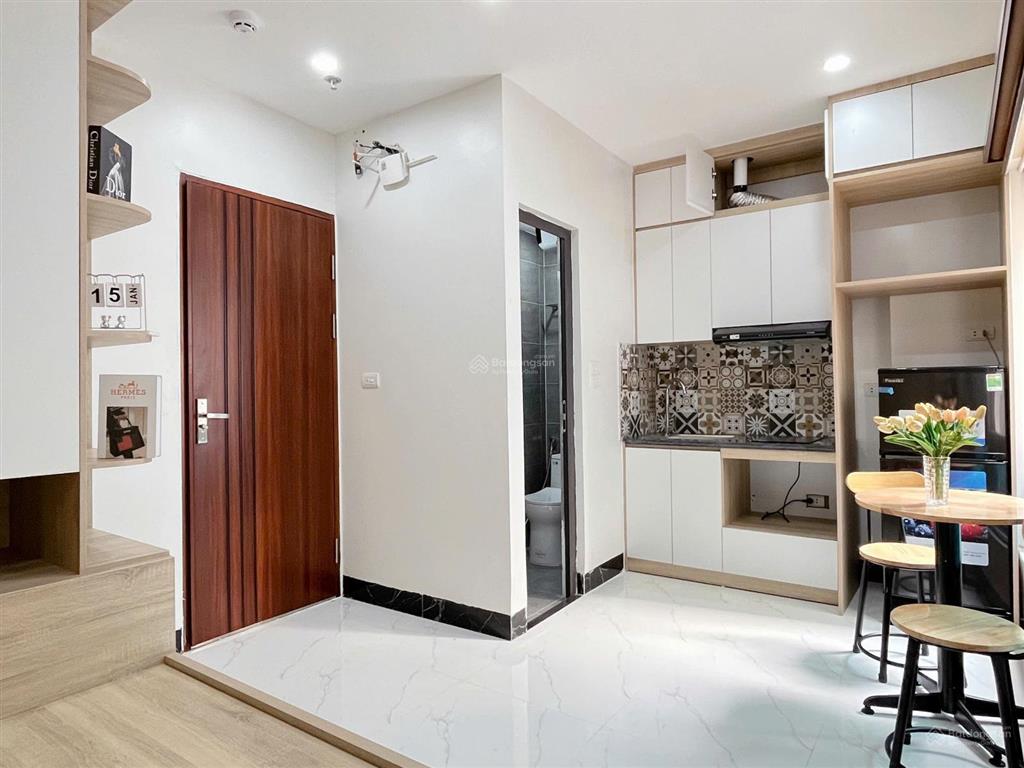 Ccmn 229 minh khai  full đồ, ban công thoáng giá 4tr8/ tháng
