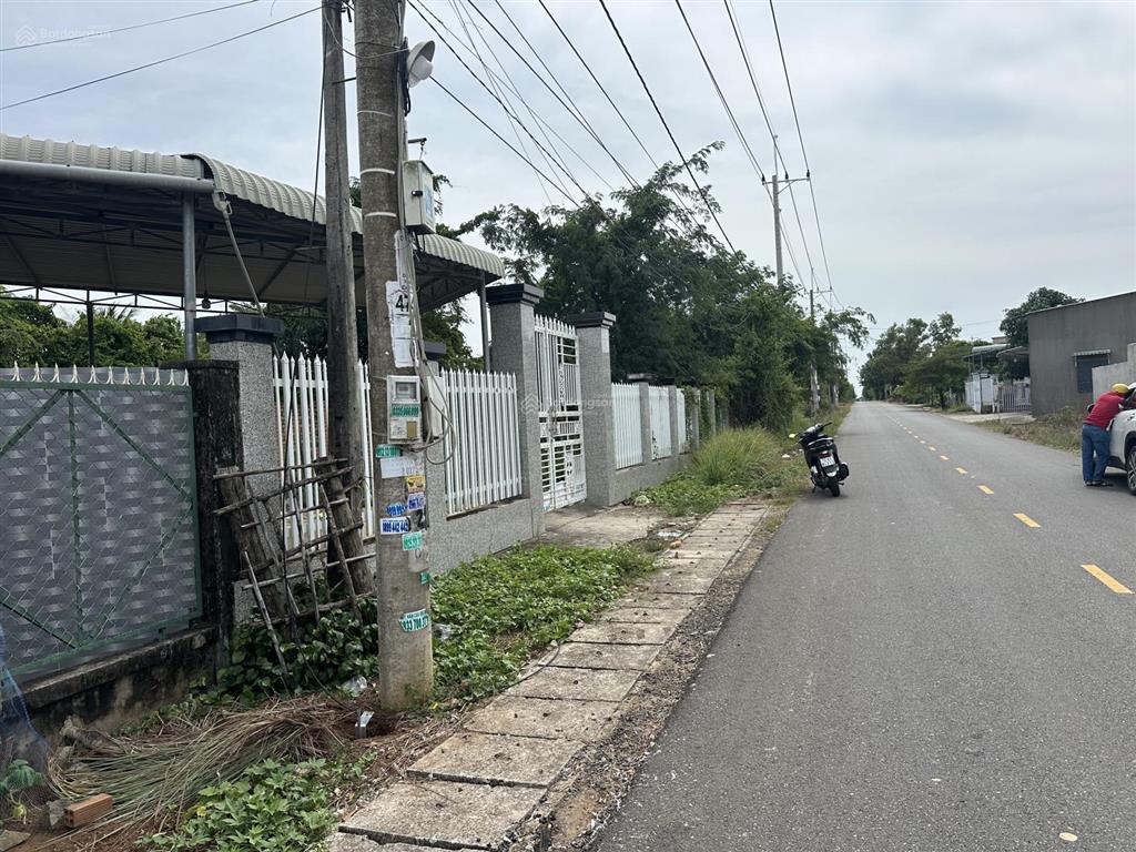 Cần bán lô đất phước thuận mặt tiền chuông quýt gò cát. cách ql 55 khoảng 300m, cách biển 5km