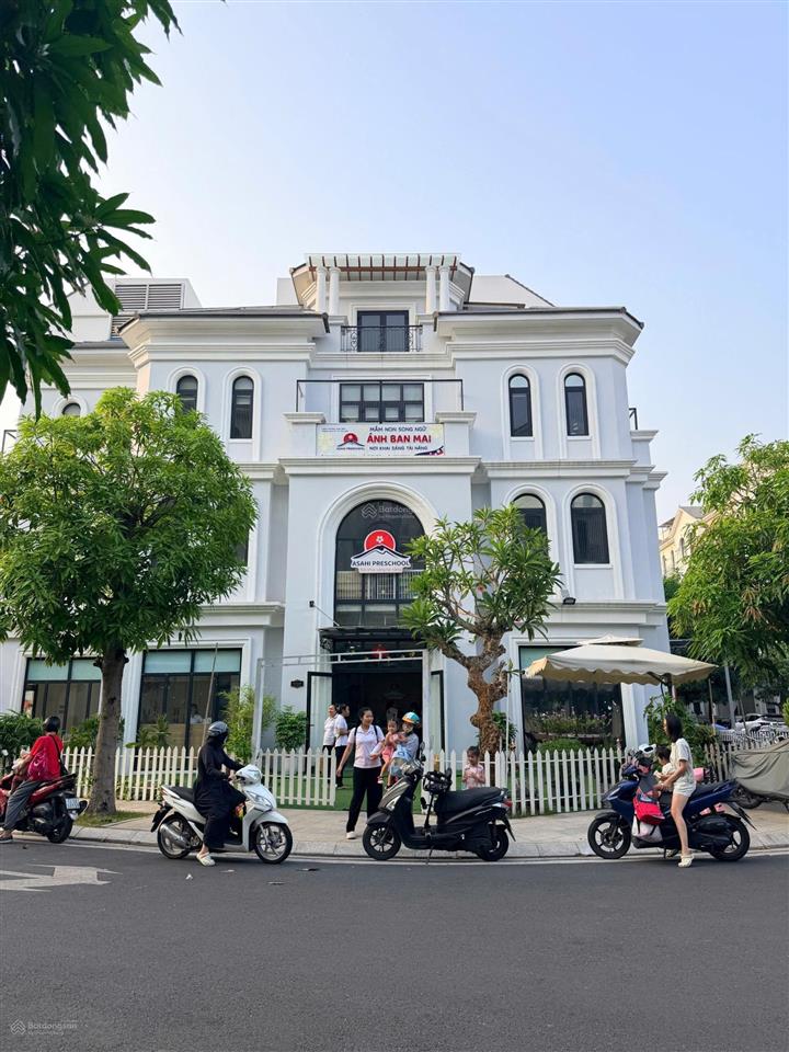 Nhà phố liền kề 84m2, the manhattan  trục đường thông  chỉ 16,350 tỷ btp tại vinhomes grand park