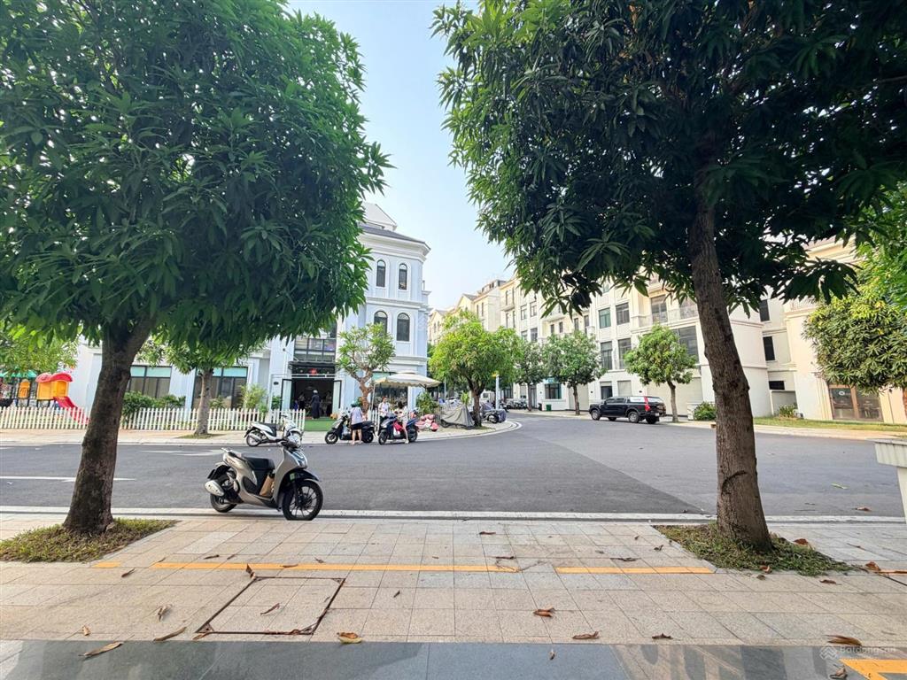 Nhà phố liền kề 84m2, the manhattan  trục đường thông  chỉ 16,350 tỷ btp tại vinhomes grand park