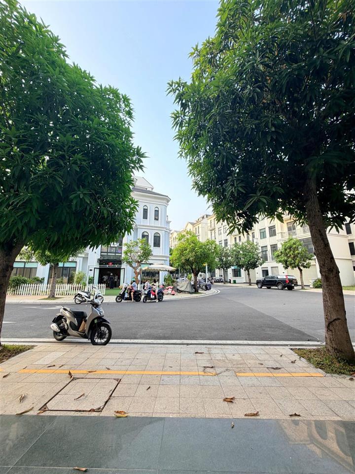 Nhà phố liền kề 84m2, the manhattan  trục đường thông  chỉ 16,350 tỷ btp tại vinhomes grand park