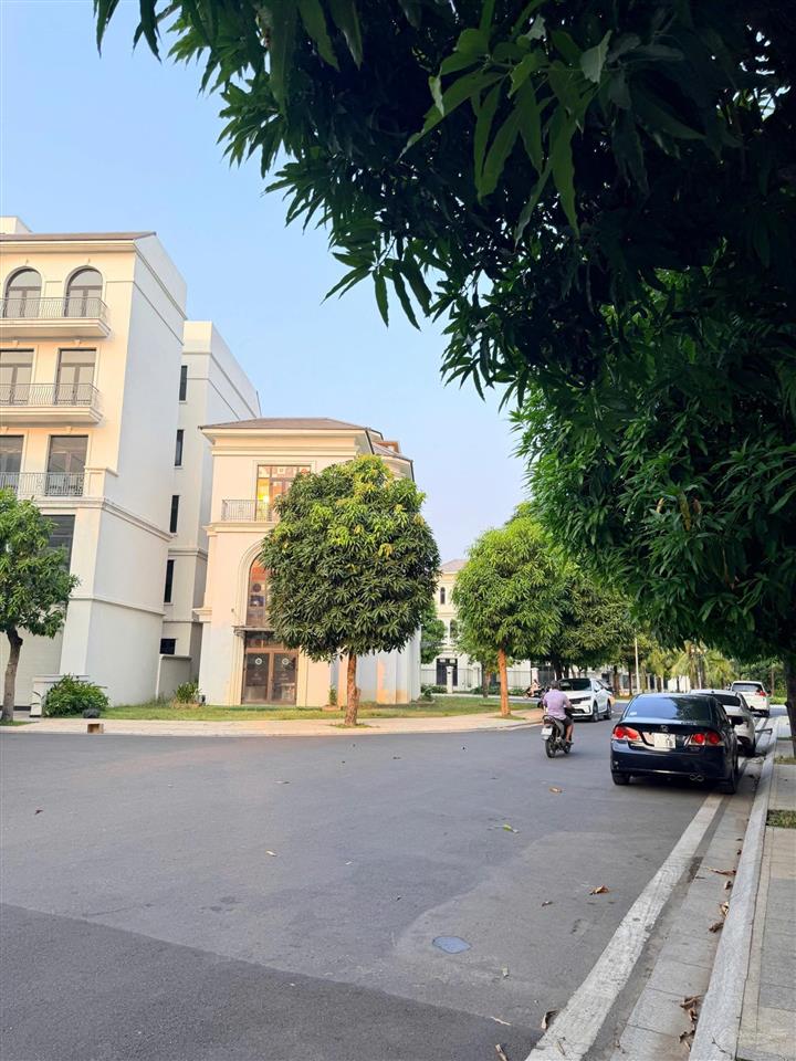 Nhà phố liền kề 84m2, the manhattan  trục đường thông  chỉ 16,350 tỷ btp tại vinhomes grand park