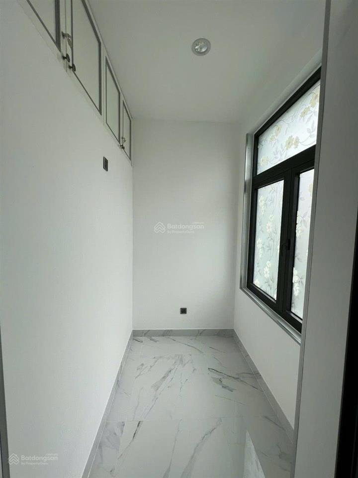 Nhà phố 84m2 hoàn thiện có nội thất, gần vinschool  40 triệu/tháng tại vinhomes grand park