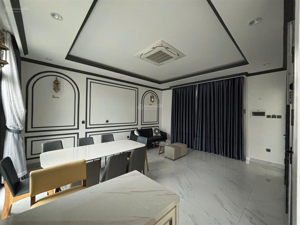 Nhà phố 84m2 hoàn thiện có nội thất, gần vinschool  40 triệu/tháng tại vinhomes grand park