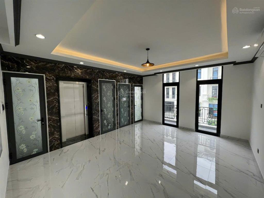 Nhà phố 84m2 hoàn thiện có nội thất, gần vinschool  40 triệu/tháng tại vinhomes grand park