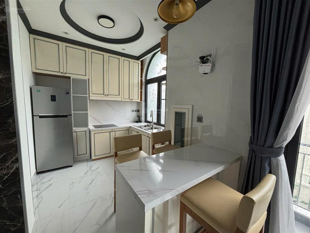 Nhà phố 84m2 hoàn thiện có nội thất, gần vinschool  40 triệu/tháng tại vinhomes grand park