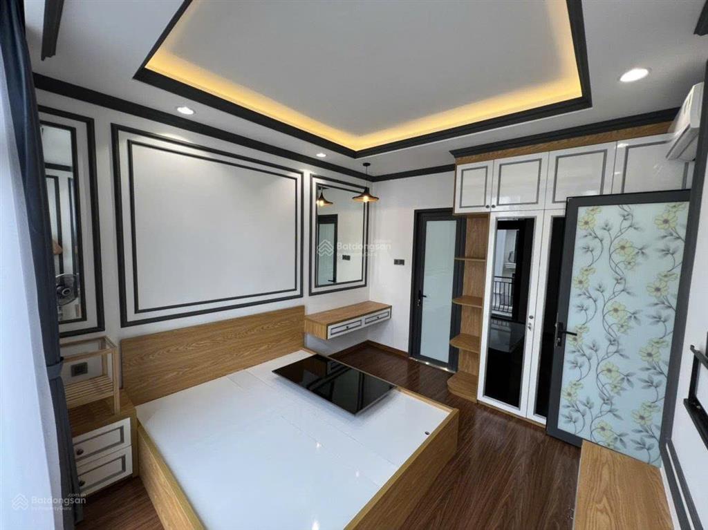 Nhà phố 84m2 hoàn thiện có nội thất, gần vinschool  40 triệu/tháng tại vinhomes grand park