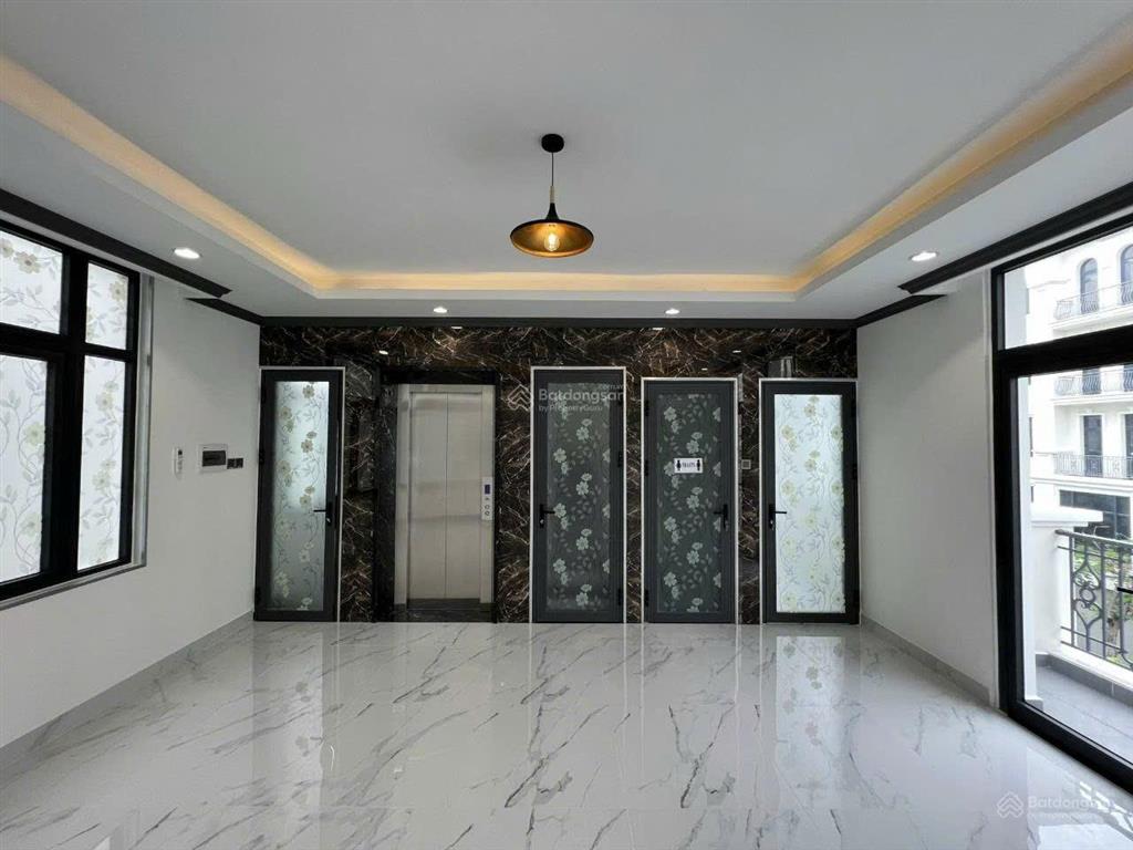 Nhà phố 84m2 hoàn thiện có nội thất, gần vinschool  40 triệu/tháng tại vinhomes grand park