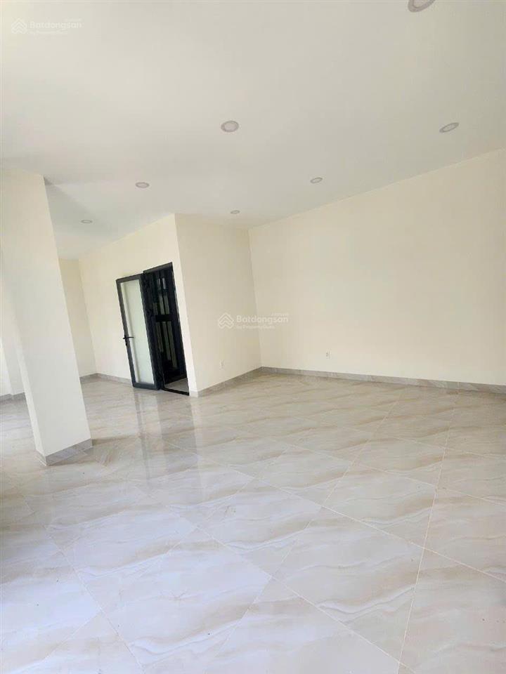 Cho thuê nhà phố 96m2  hoàn thiện cơ bản 32 triệu/tháng tại vinhomes grand park