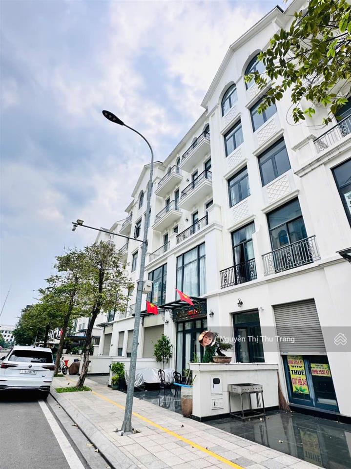Bán nhà phố 84m2 manhattan, vinhomes grand park chỉ 15,8 tỷ btp, trục đường đông, gần trường học