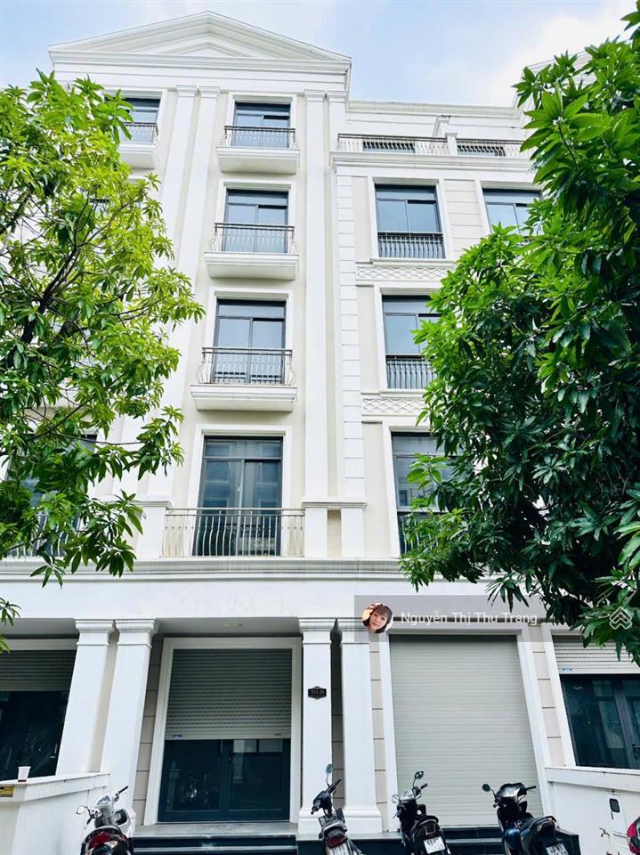 15 tỷ sở hữu ngay căn nhà phố 96m2 có sổ hồng tại vinhomes grand park, trục đường thông
