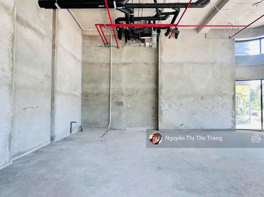 Bán shop beverly đối diện công viên,bãi xe ô tô 132m2 giá 29,675 triệu hđt 120 triệu/ thg tại vhgp