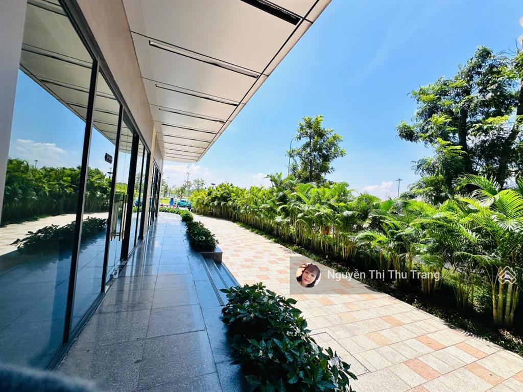 Bán shop beverly đối diện công viên,bãi xe ô tô 132m2 giá 29,675 triệu hđt 120 triệu/ thg tại vhgp