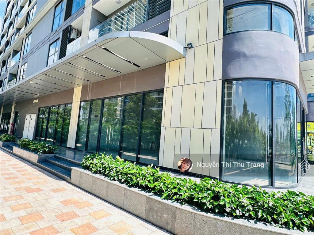 Bán shop beverly đối diện công viên,bãi xe ô tô 132m2 giá 29,675 triệu hđt 120 triệu/ thg tại vhgp