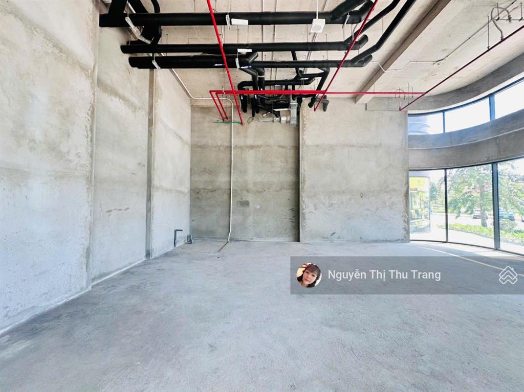 Bán shop beverly đối diện công viên,bãi xe ô tô 132m2 giá 29,675 triệu hđt 120 triệu/ thg tại vhgp