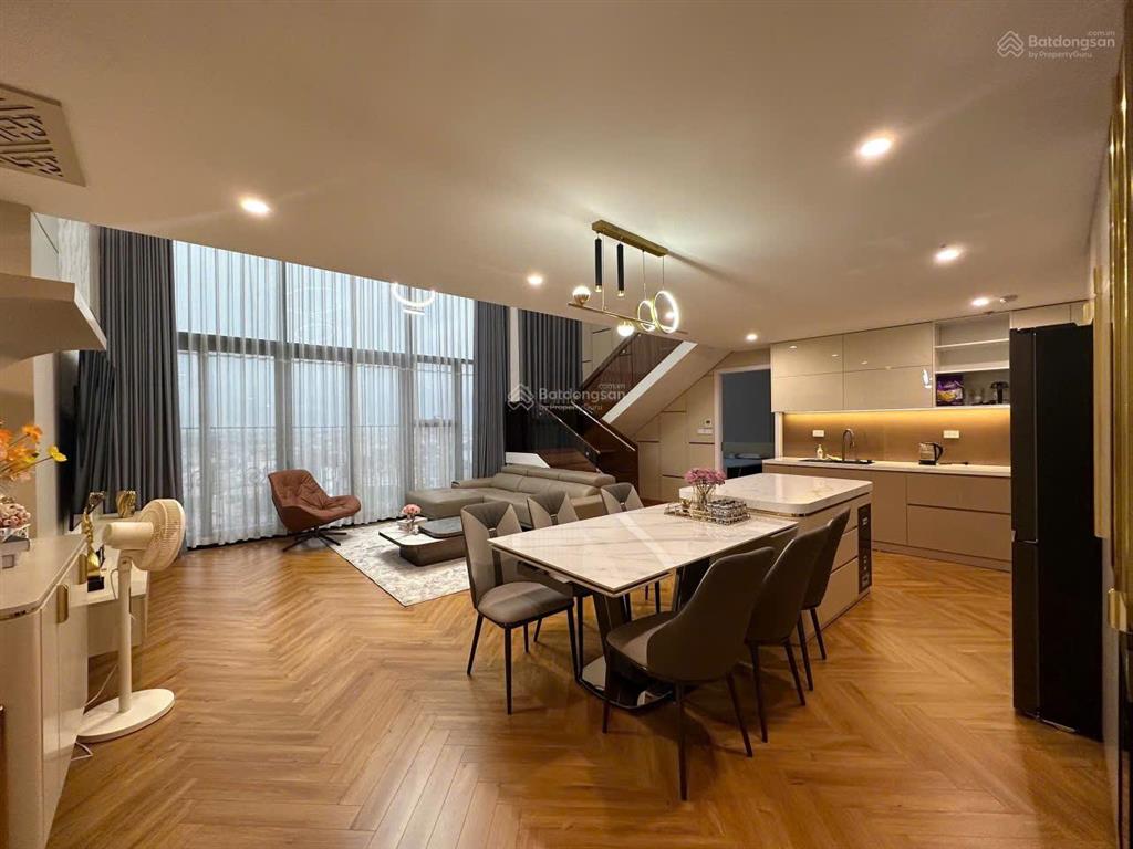 Cho thuê căn hộ duplex (2pn,2wc) ở pentstudio, 699 lạc long quân, view siêu đẹp,có slot oto, ở luôn