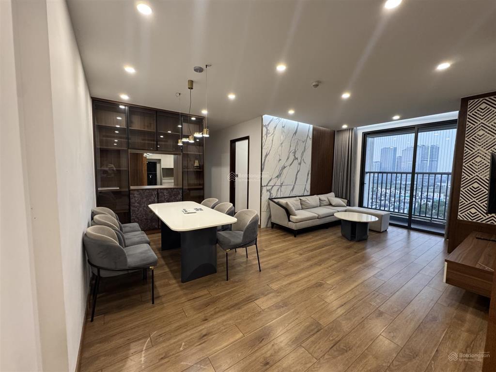 Cho thuê căn hộ 3pn, 2wc, tại 6th element, tây hồ, full nội thất đẹp, có slot oto, ở ngay