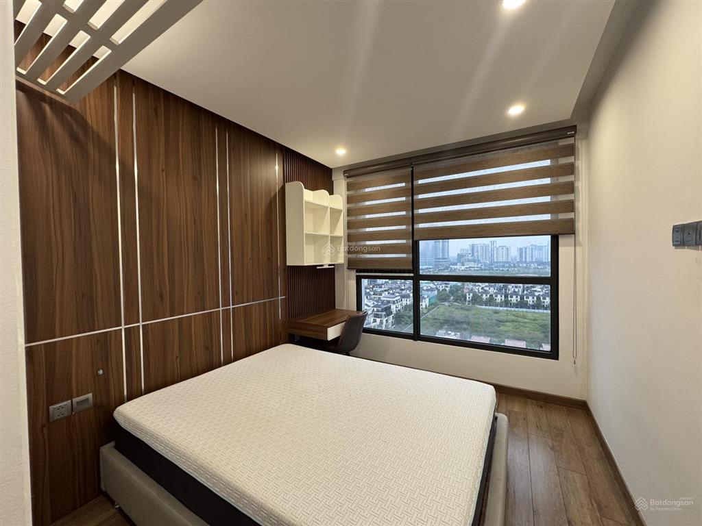 Cho thuê căn hộ 3pn, 2wc, tại 6th element, tây hồ, full nội thất đẹp, có slot oto, ở ngay
