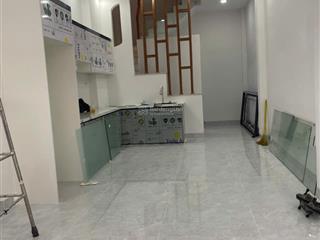 Nhà mới xây 100%, đường bình tiên, hẻm xe hơi, 1 trệt 2 lầu sân thượng.