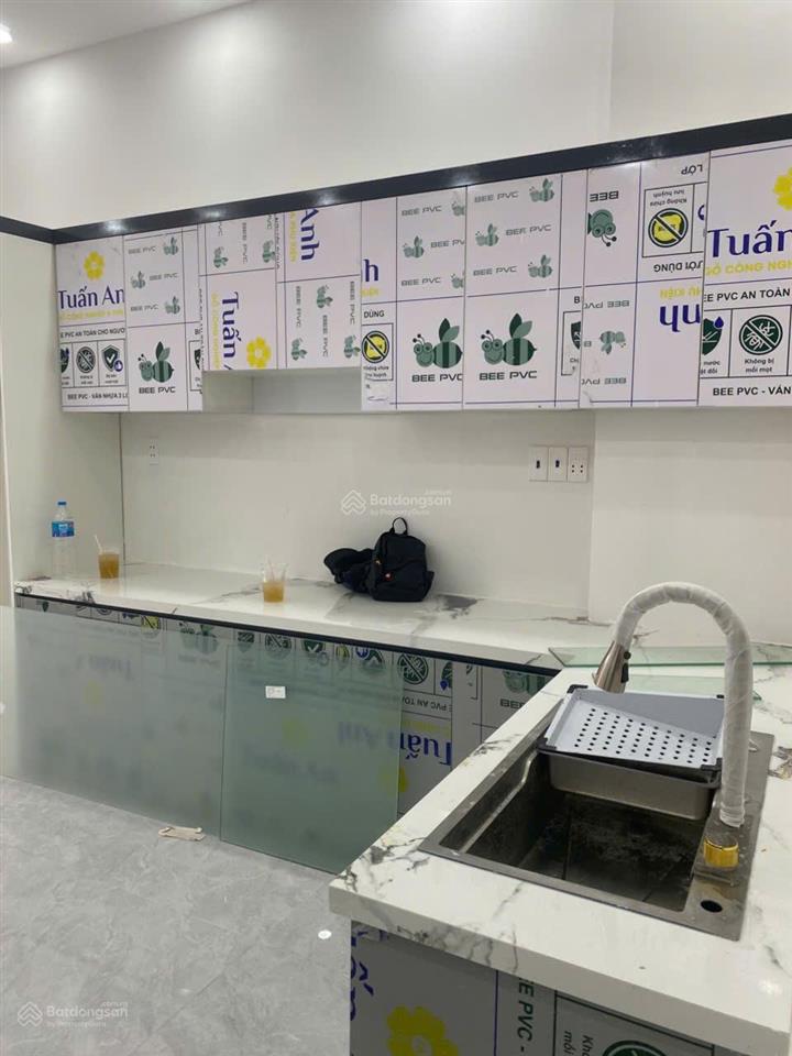 Nhà mới xây 100%, đường bình tiên, hẻm xe hơi, 1 trệt 2 lầu sân thượng.