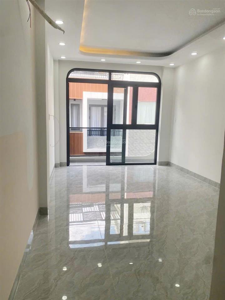 Nhà mới xây 100%, đường bình tiên, hẻm xe hơi, 1 trệt 2 lầu sân thượng.