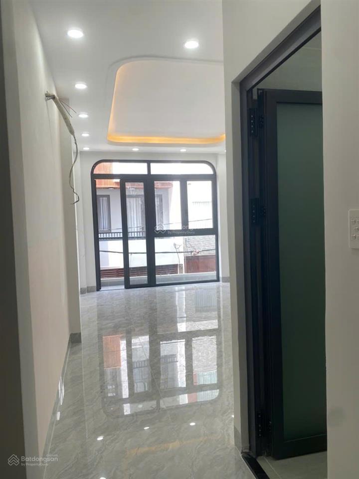 Nhà mới xây 100%, đường bình tiên, hẻm xe hơi, 1 trệt 2 lầu sân thượng.