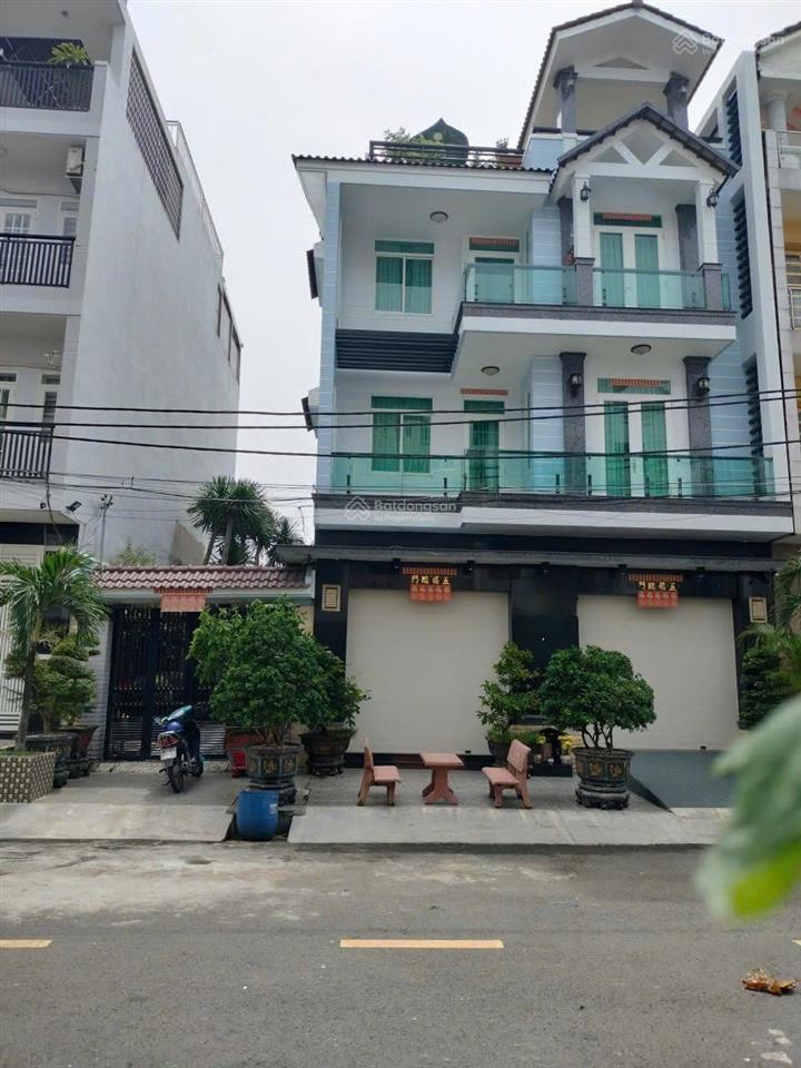 Nhà bán chính chủ biệt thự 222m giá 42 tỷ đường bình phú p11 q6