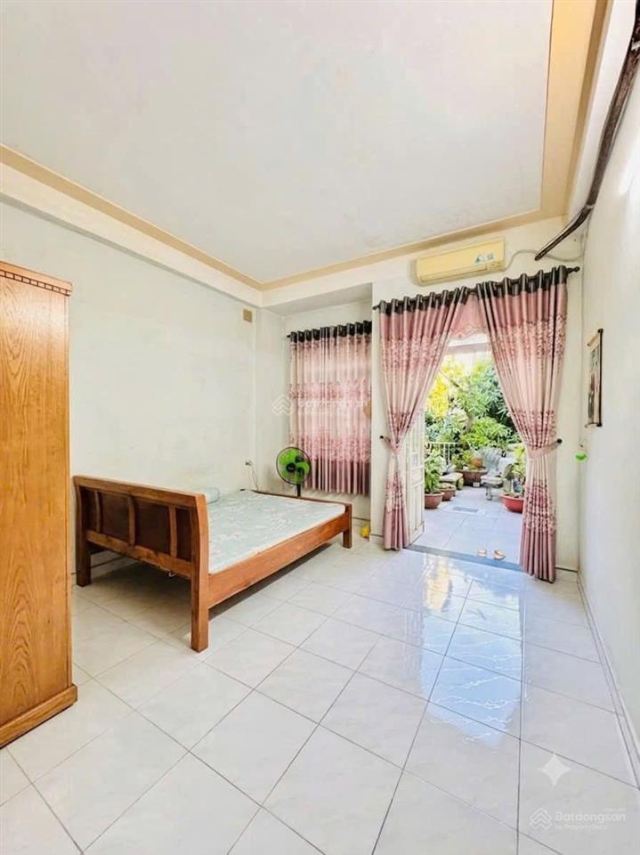 Nhà bán chính chủ mặt tiền đường đội cung 8,7 tỷ p9q11