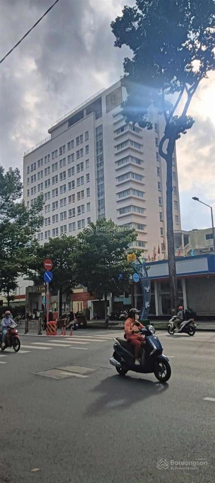 Nhà bán chính chủ tòa nhà văn phòng 236m2 đường trần hưng đạo q1 giá 68 tỷ