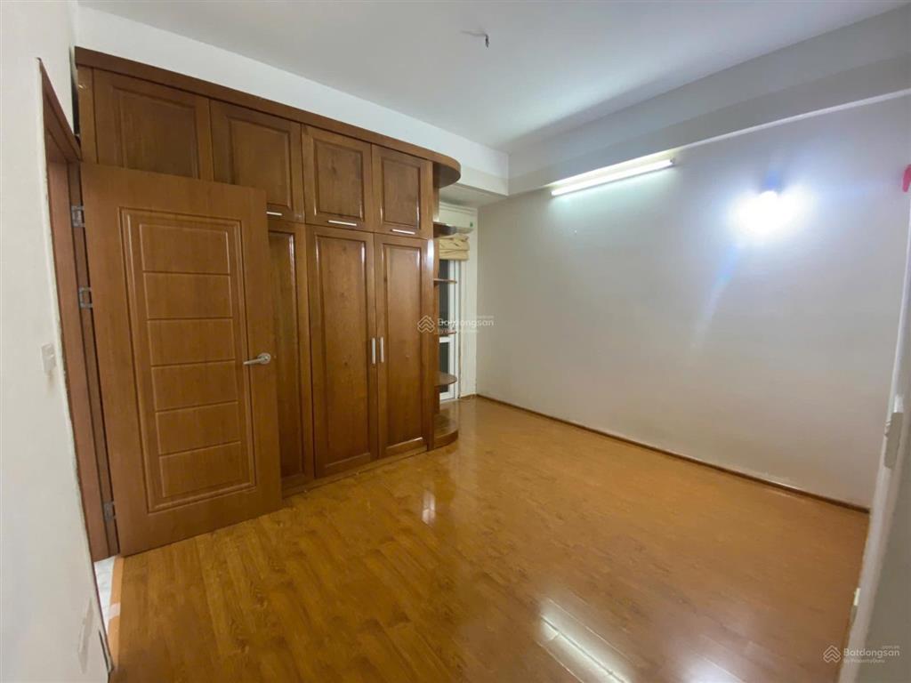 Chính chủ bán căn hộ 65m ban công hướng mát toà gemek 1 tầng trung giá đầu tư 3,69 tỷ