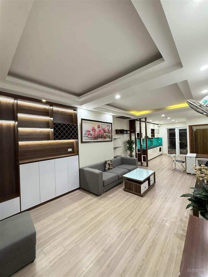 Chính chủ bán căn hộ 73m2 ban công hướng mát toà gemek 1 tầng cao chỉ 4,1 tỷ